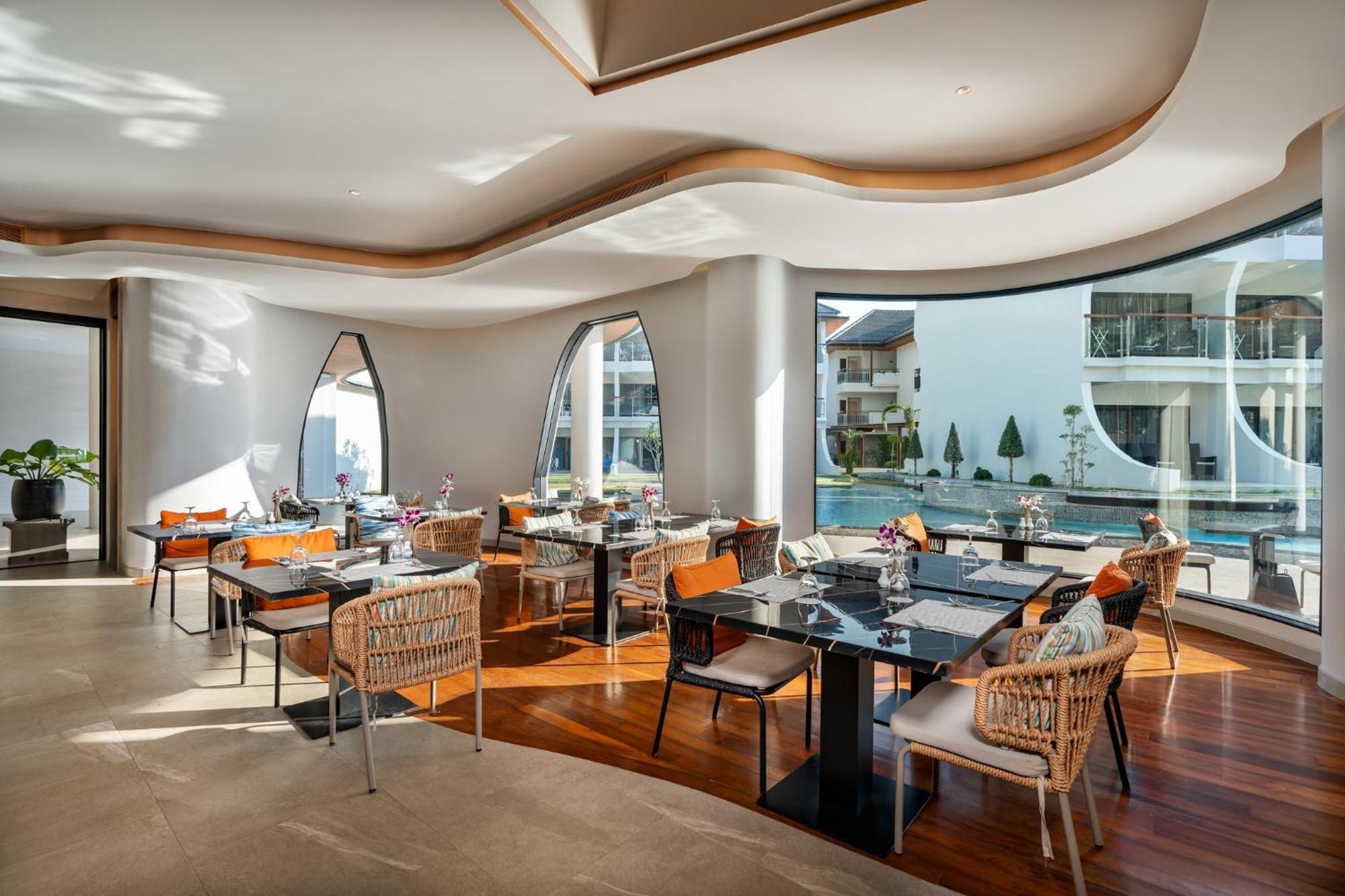 Amora Beach Resort Phuket Bang Tao Beach  Exterior photo