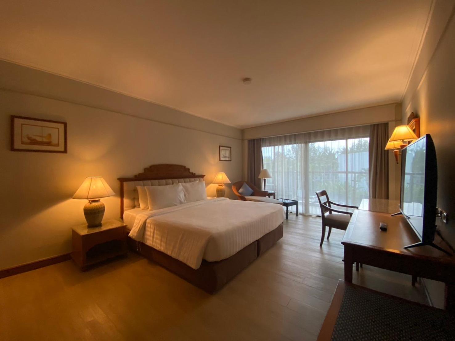 Amora Beach Resort Phuket Bang Tao Beach  Exterior photo