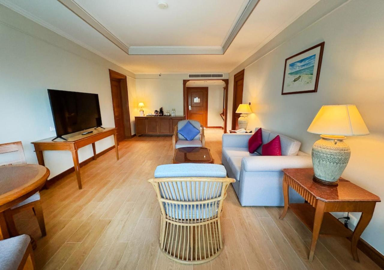 Amora Beach Resort Phuket Bang Tao Beach  Exterior photo